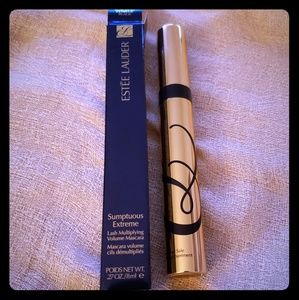 Full size Estee Lauder Sumptuous Extreme mascara